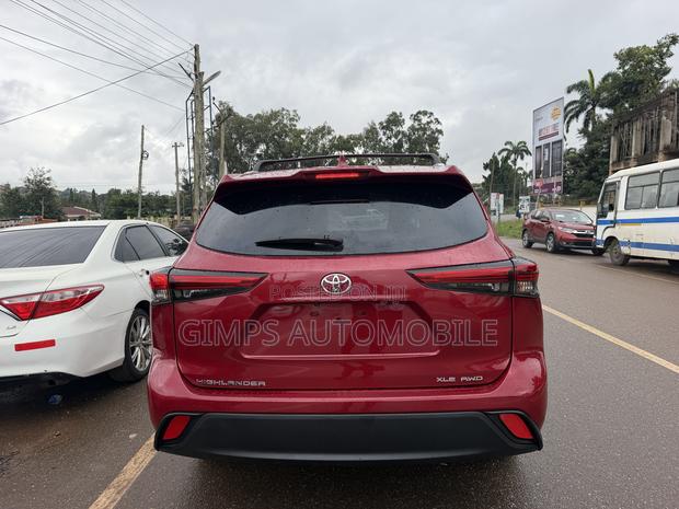 Toyota Highlander 2022 Red