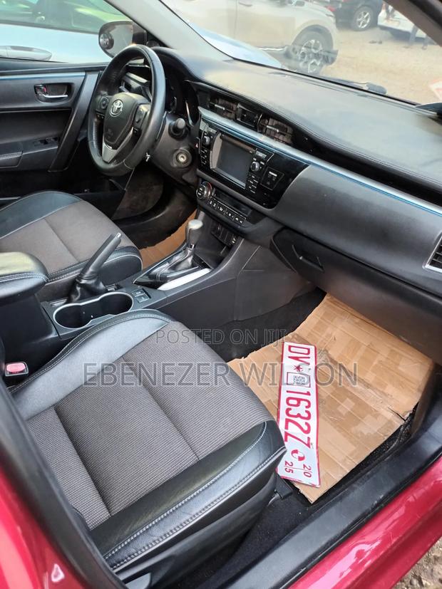 Toyota Corolla 2016 Red