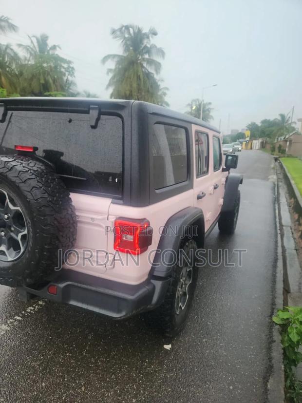 Jeep Wrangler 2024 Pink