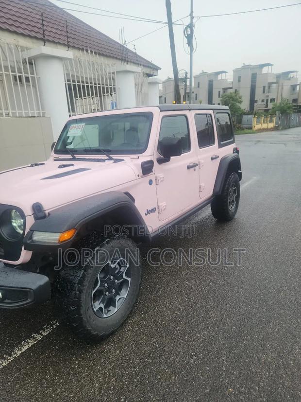 Jeep Wrangler 2024 Pink