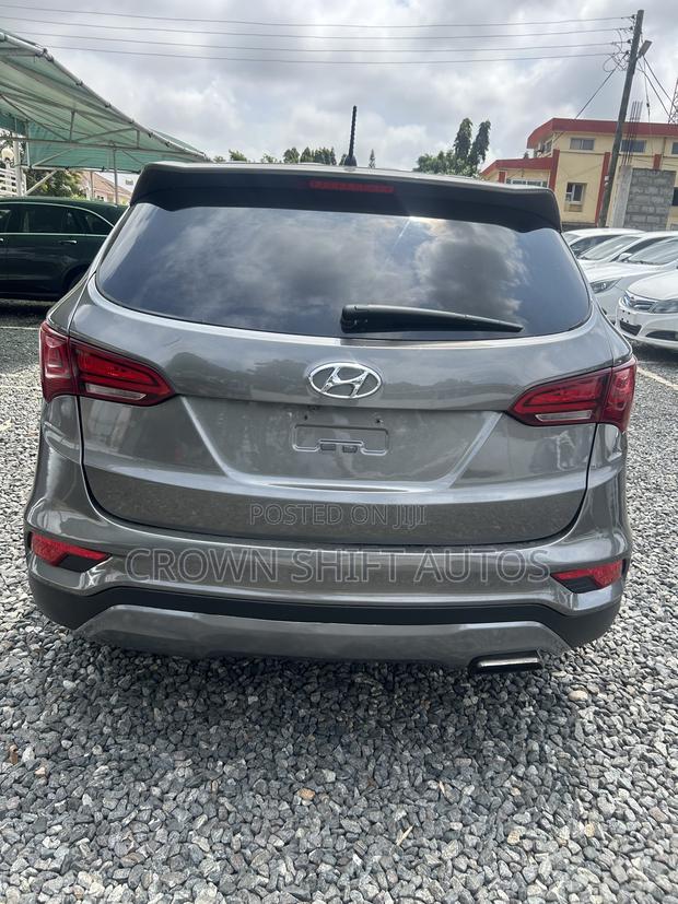 Hyundai Santa Fe 2017 Gray