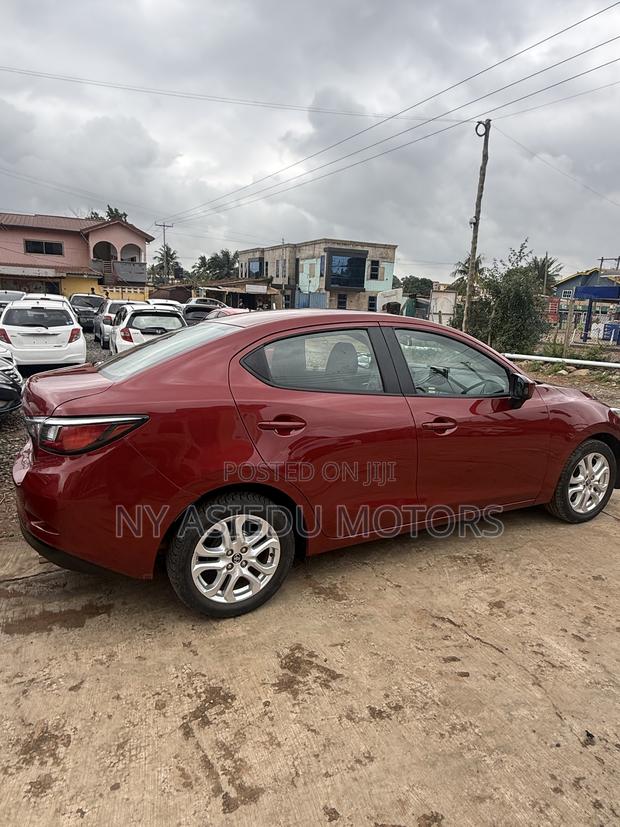 Toyota Yaris iA 1.5 FWD 2018 Red