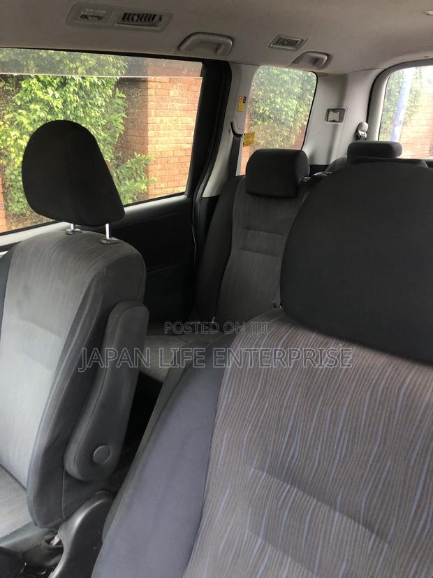 Toyota Voxy 2010 Burgundy