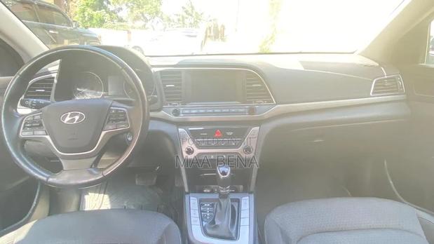 Hyundai Elantra Limited 2018 Blue