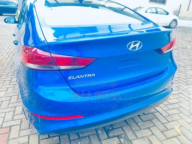 Hyundai Elantra Limited 2018 Blue