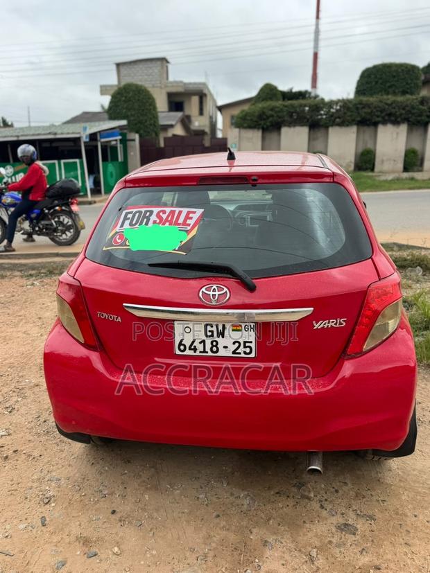 Toyota Vitz 2013 Red