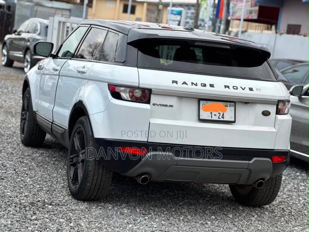 Land Rover Range Rover Evoque Pure AWD 5-Door 2013 White