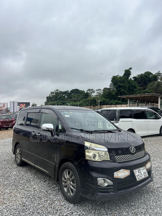 Toyota Voxy 2013 Brown