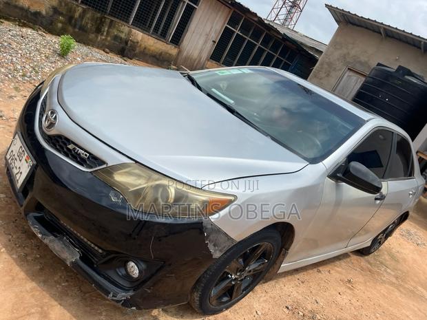 Toyota Camry LE 4dr Sedan (2.5L 4cyl 6A) 2012 Silver