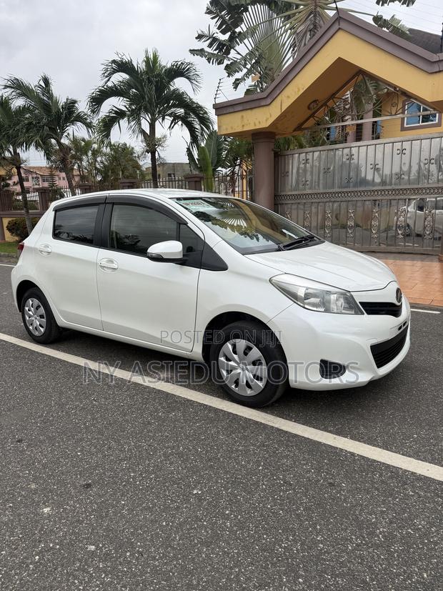 Toyota Vitz 1.3 FWD 3dr 2013 White