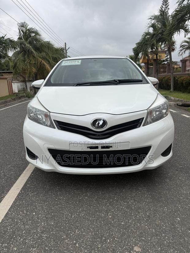 Toyota Vitz 1.3 FWD 3dr 2013 White