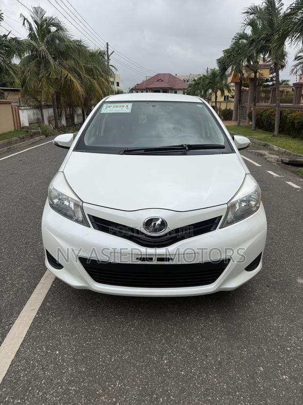 Toyota Vitz 1.3 FWD 3dr 2013 White