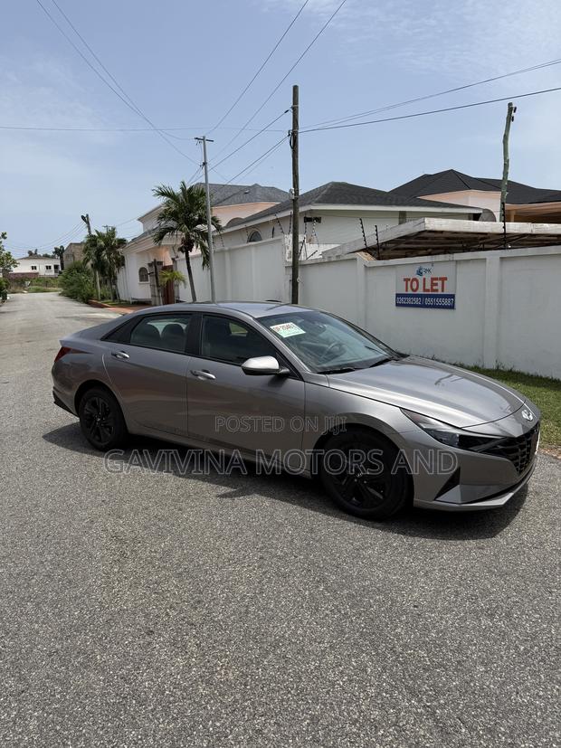 Hyundai Elantra SE 2023 Gray