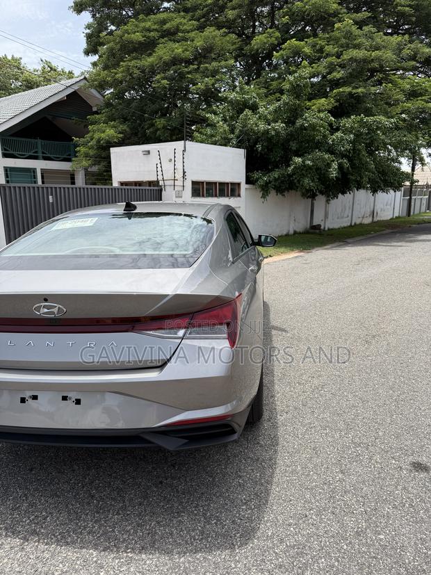 Hyundai Elantra SE 2023 Gray