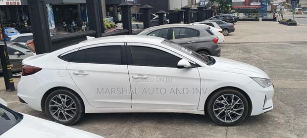 Hyundai Elantra 2019 White