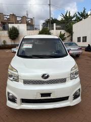Toyota Voxy X 2WD 8-Seater 2013 White for sale
