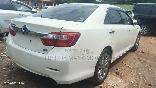 Toyota Camry 2013 Pearl