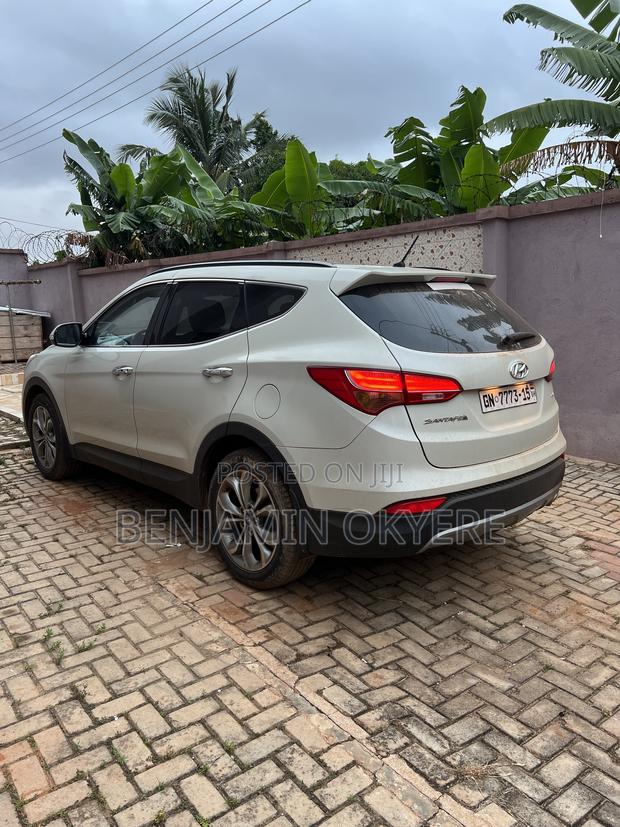 Hyundai Santa Fe 2015 White