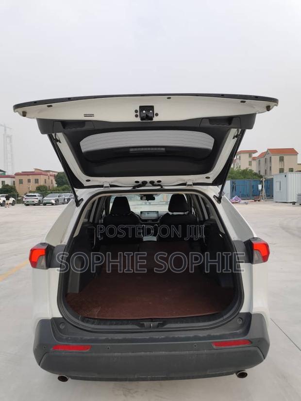 Toyota RAV4 Limited 2025 White