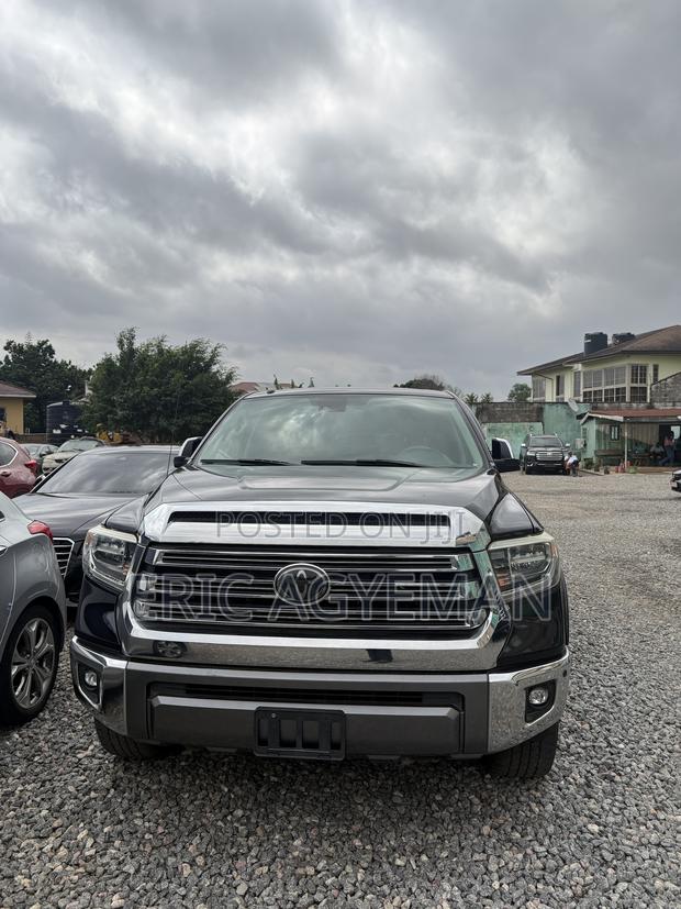 Toyota Tundra 2018 Black