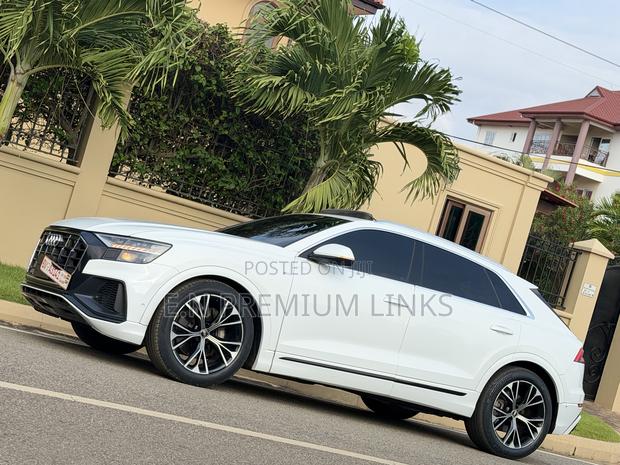 Audi Q8 2021 White