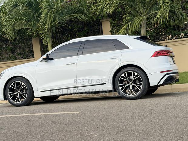 Audi Q8 2021 White