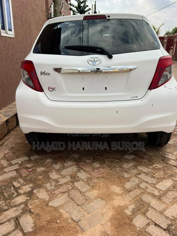Toyota Vitz 1.3 FWD 5dr 2013 White