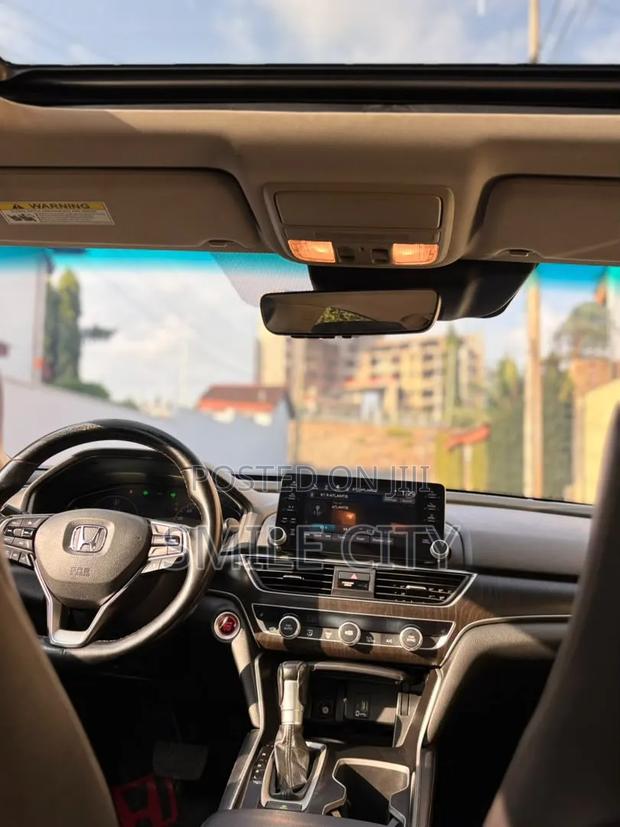 Honda Accord EX-L (1.5L 4cyl Turbo CVT) 2019 White
