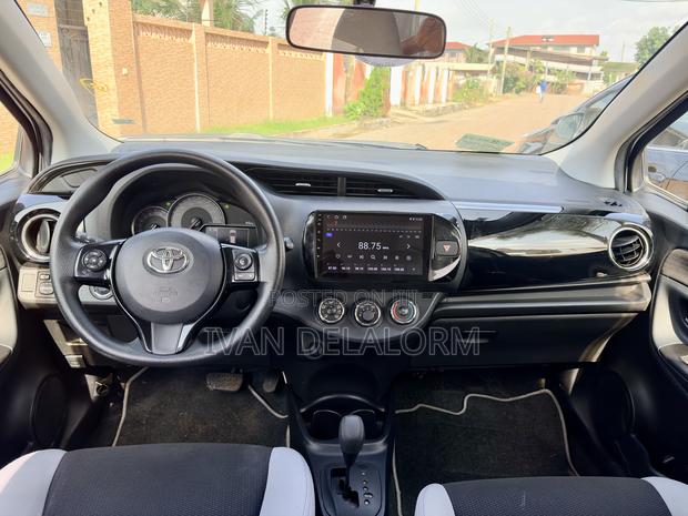 Toyota Vitz 1.3 FWD 5dr 2015 White