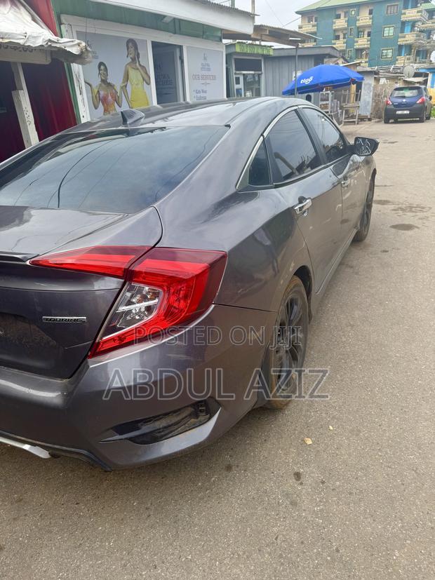Honda Civic Touring Sedan 2018 Gray