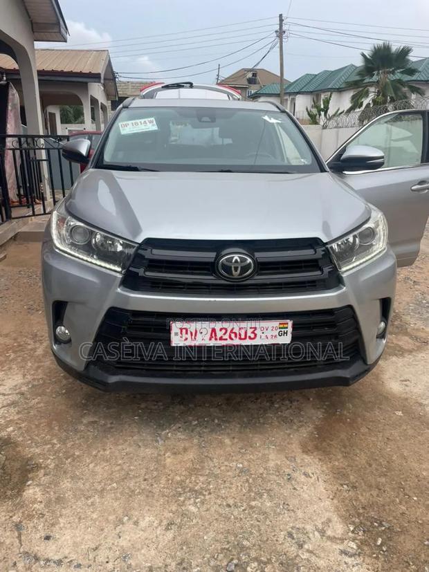 Toyota Highlander 2018 Silver