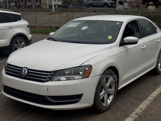 Volkswagen Passat SE 2013 White