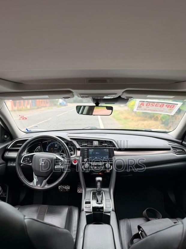Honda Civic Touring Sedan 2019 White