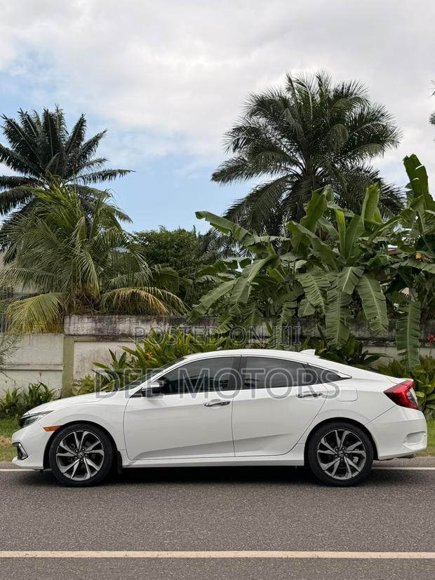 Honda Civic Touring Sedan 2019 White