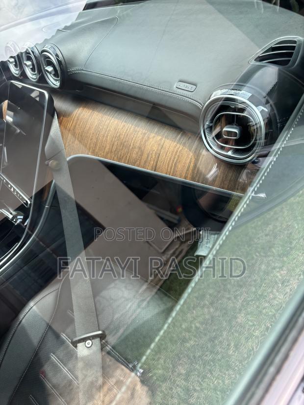 Mercedes-Benz C300 2023 Blue