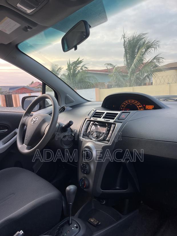 Toyota Vitz 2010