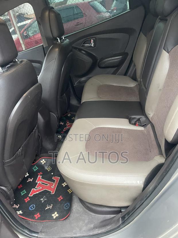 Hyundai Tucson SE AWD 2014 Brown