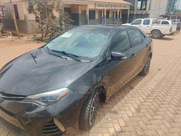 Toyota Corolla SE 4dr Sedan (1.8L 4cyl CVT) 2017 Black