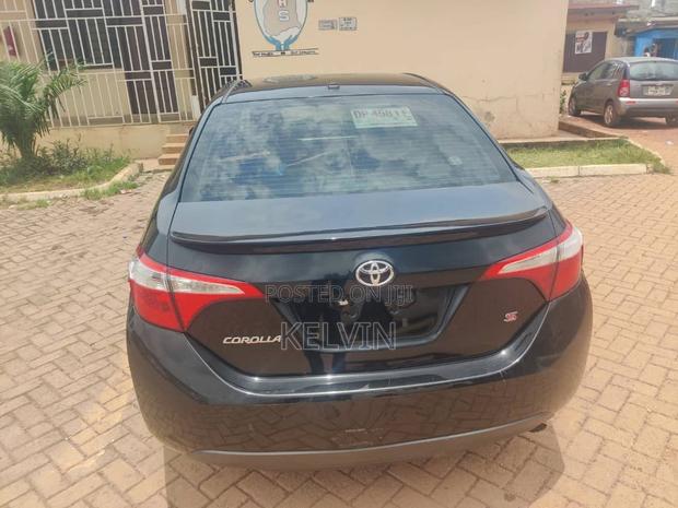 Toyota Corolla SE 4dr Sedan (1.8L 4cyl CVT) 2017 Black