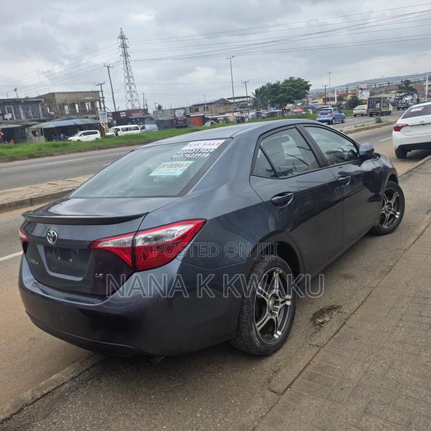 Toyota Corolla 2017 Gray