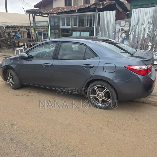 Toyota Corolla 2017 Gray