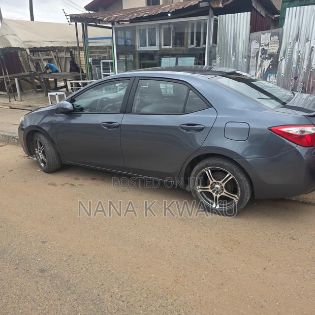 Toyota Corolla 2017 Gray