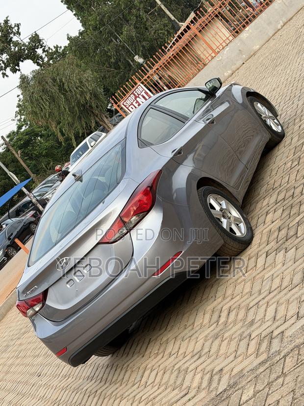 Hyundai Elantra 2016 Silver