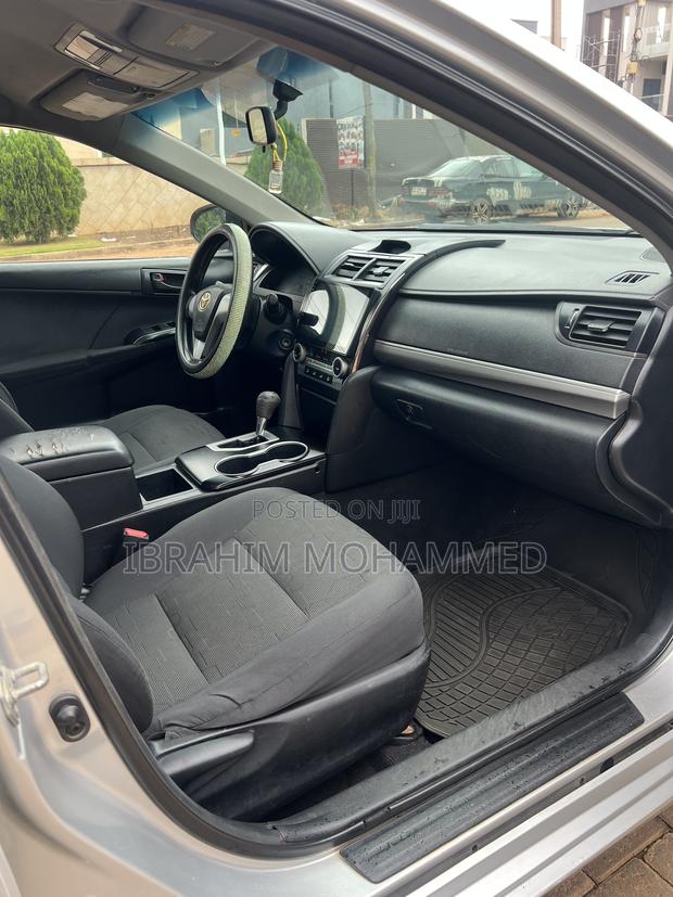Toyota Camry LE 4dr Sedan (2.5L 4cyl 6A) 2014 Silver
