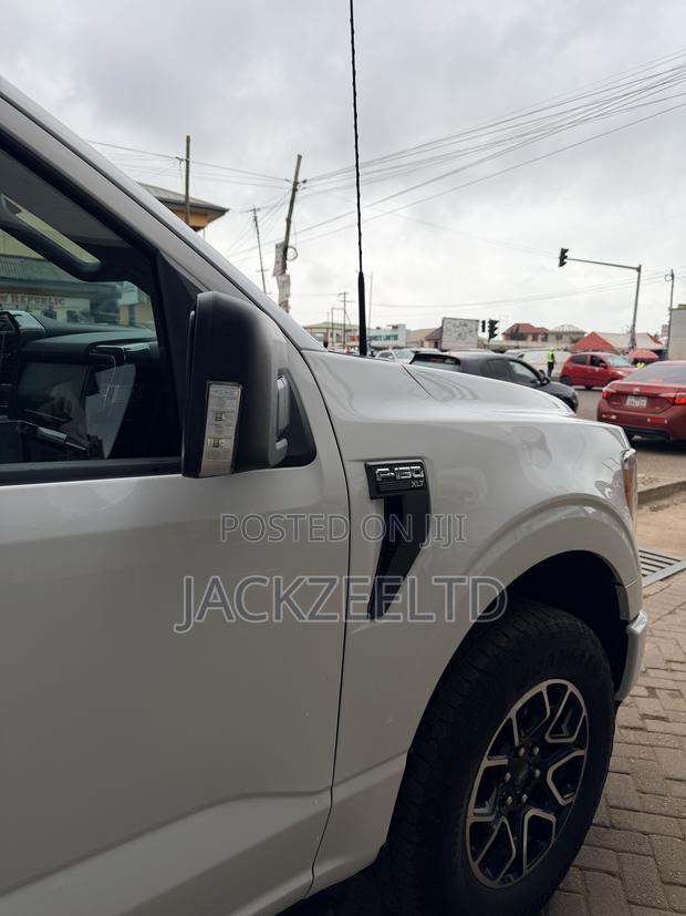Ford F-150 XLT 2022 White