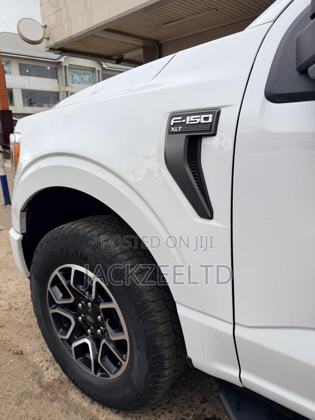 Ford F-150 XLT 2022 White