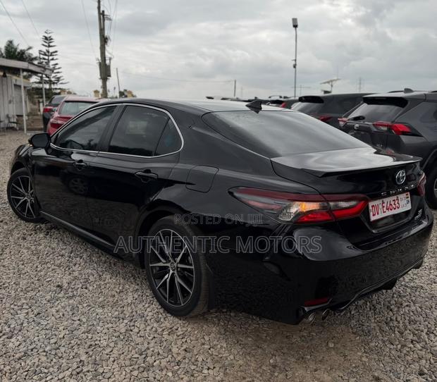 Toyota Camry SE 2023 Black