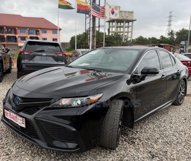 Toyota Camry SE 2023 Black