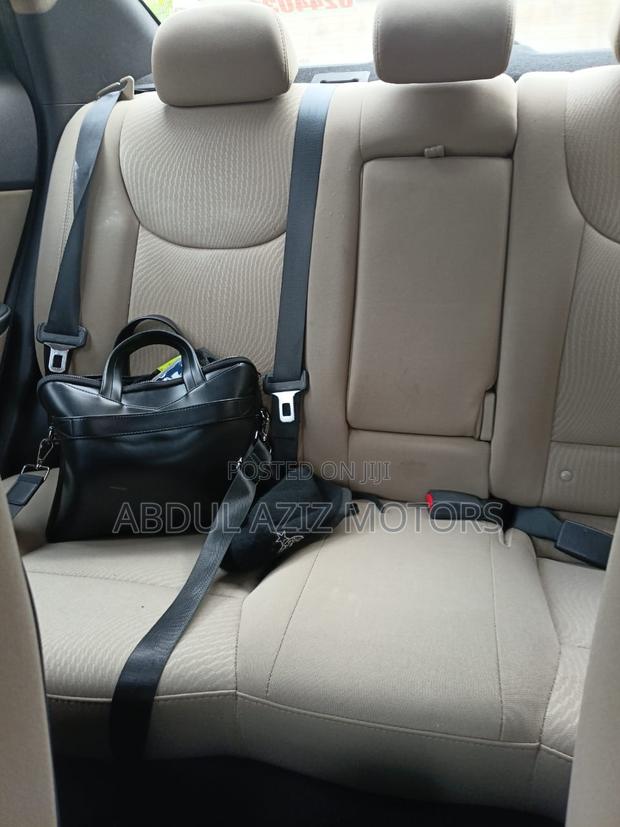 Hyundai Elantra Limited Sedan FWD (1.8L 4cyl 6A) 2016 Black