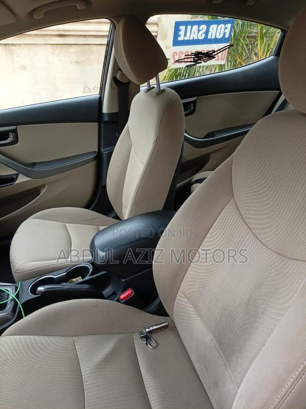 Hyundai Elantra Limited Sedan FWD (1.8L 4cyl 6A) 2016 Black